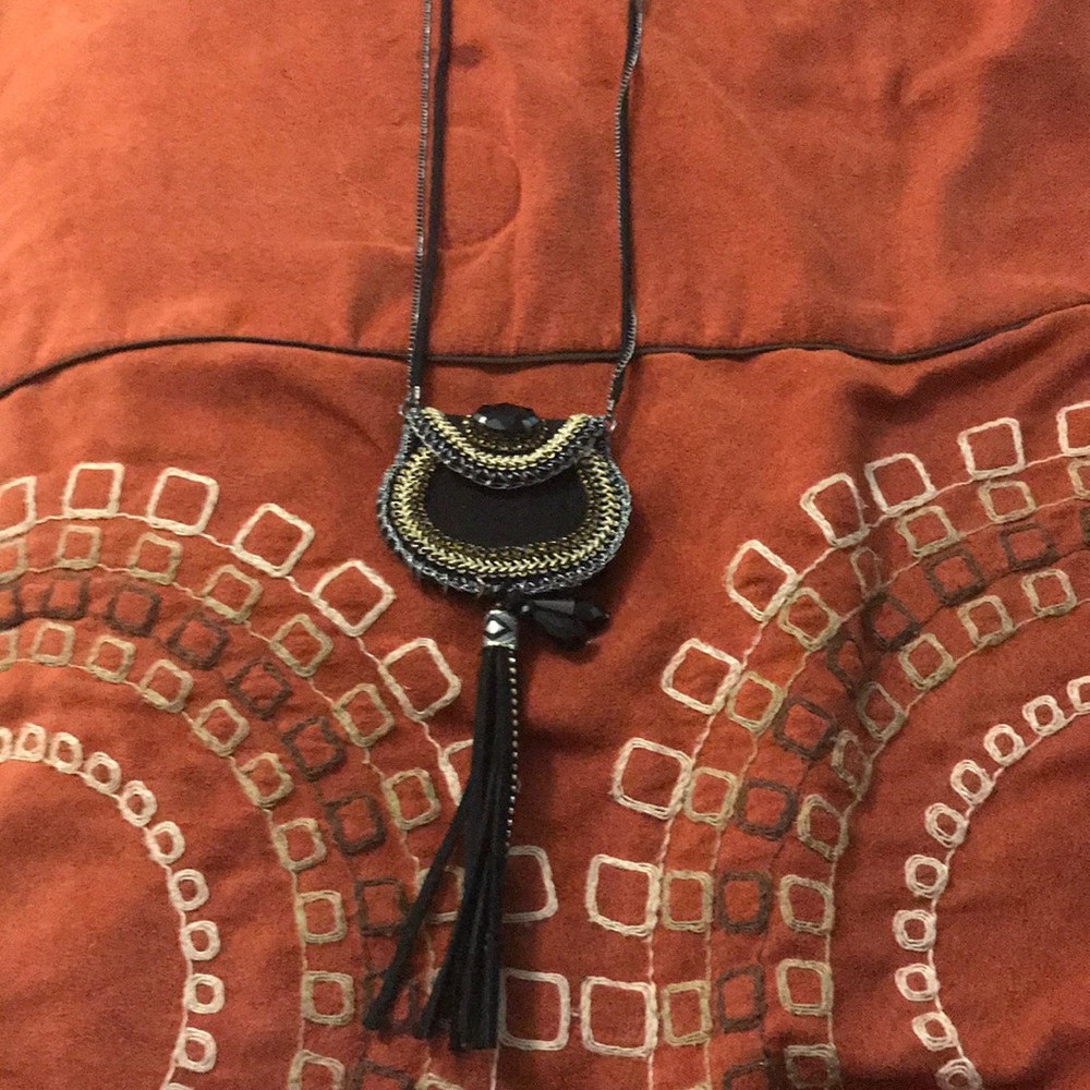 Long neckles